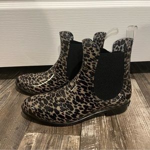 Ankle rain boots